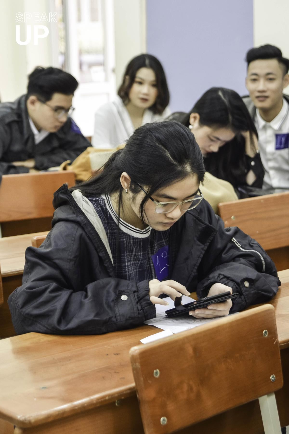 Sinh viên trường Báo khiến nhiều người 'hú hồn' khi trổ tài làm MC thuyết trình về bóng cười và đồ chơi tình dục Ảnh 6