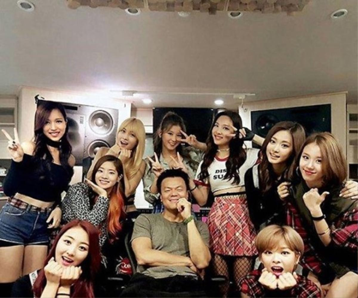 Giữa biển scandal, JYP Entertainment lên tiếng bảo vệ con gái cưng TWICE làm ấm lòng người hâm mộ Ảnh 1