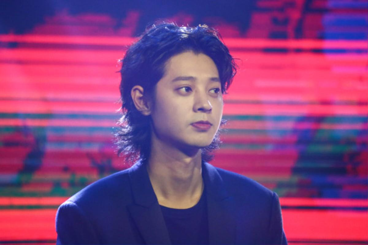 Lần đầu xuất hiện sau scandal: Jung Joon Young tóc tài dài thượt, mặt mày nhợt nhạt, ra sức tránh truyền thông Ảnh 7