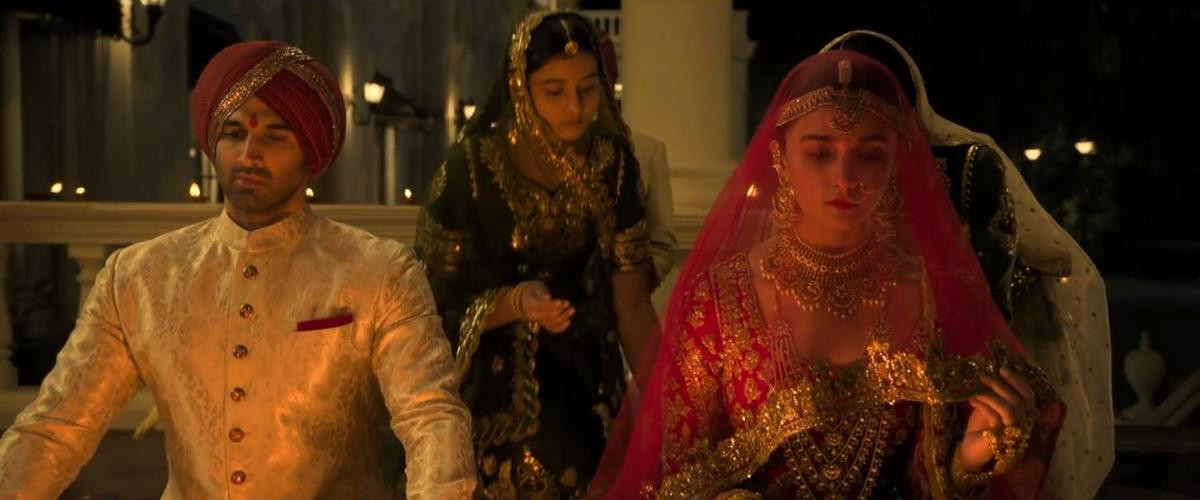 'Kalank': Trailer phim Ấn Độ nhưng lung linh, hấp dẫn không thua kém live-action của Disney Ảnh 10