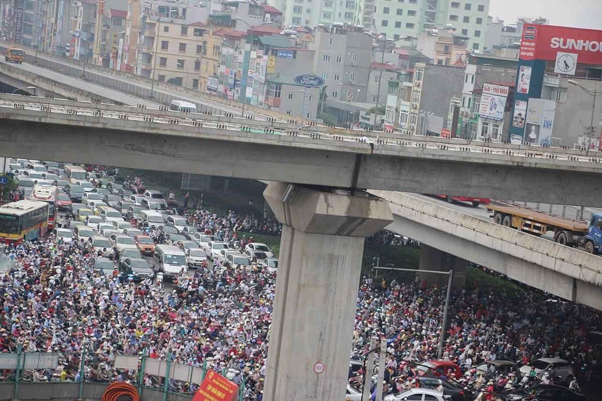 Chuyên gia 30 năm nghiên cứu giao thông Hà Nội: Ô tô mới là nguyên nhân chính gây ùn tắc, ô nhiễm chứ không phải xe máy Ảnh 4