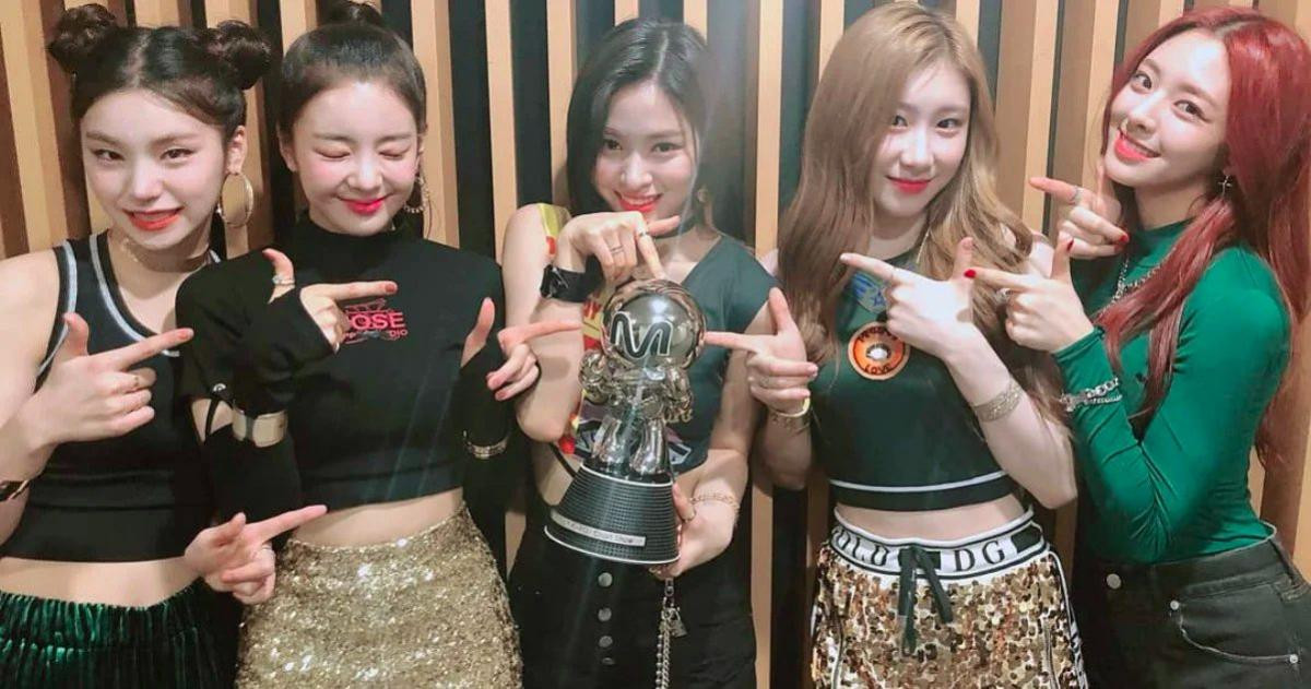 7 kỷ lục khiến 'tân binh khủng long' xuất sắc nhất kpop 2019 ngoài  ITZY thì chưa thể là ai khác! Ảnh 4