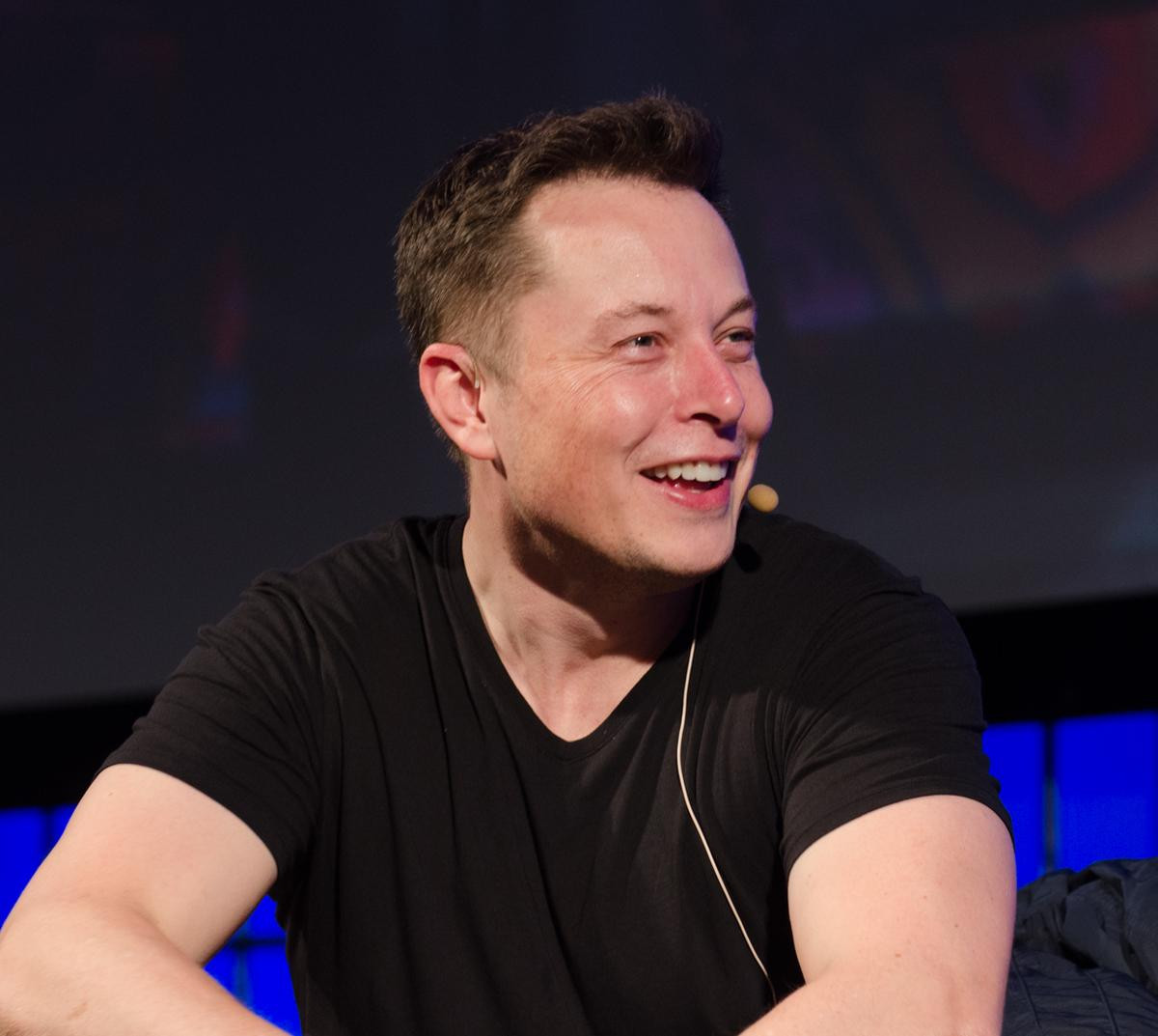 Elon Musk từng sống với 1 đô la một ngày và những bí mật thời thơ ấu của tỷ phú công nghệ Ảnh 4