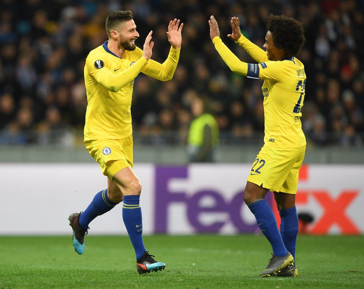 Lập hattrick giúp Chelsea thắng Dinamo Kiev, 'chân gỗ' Giroud sánh ngang với Messi Ảnh 2