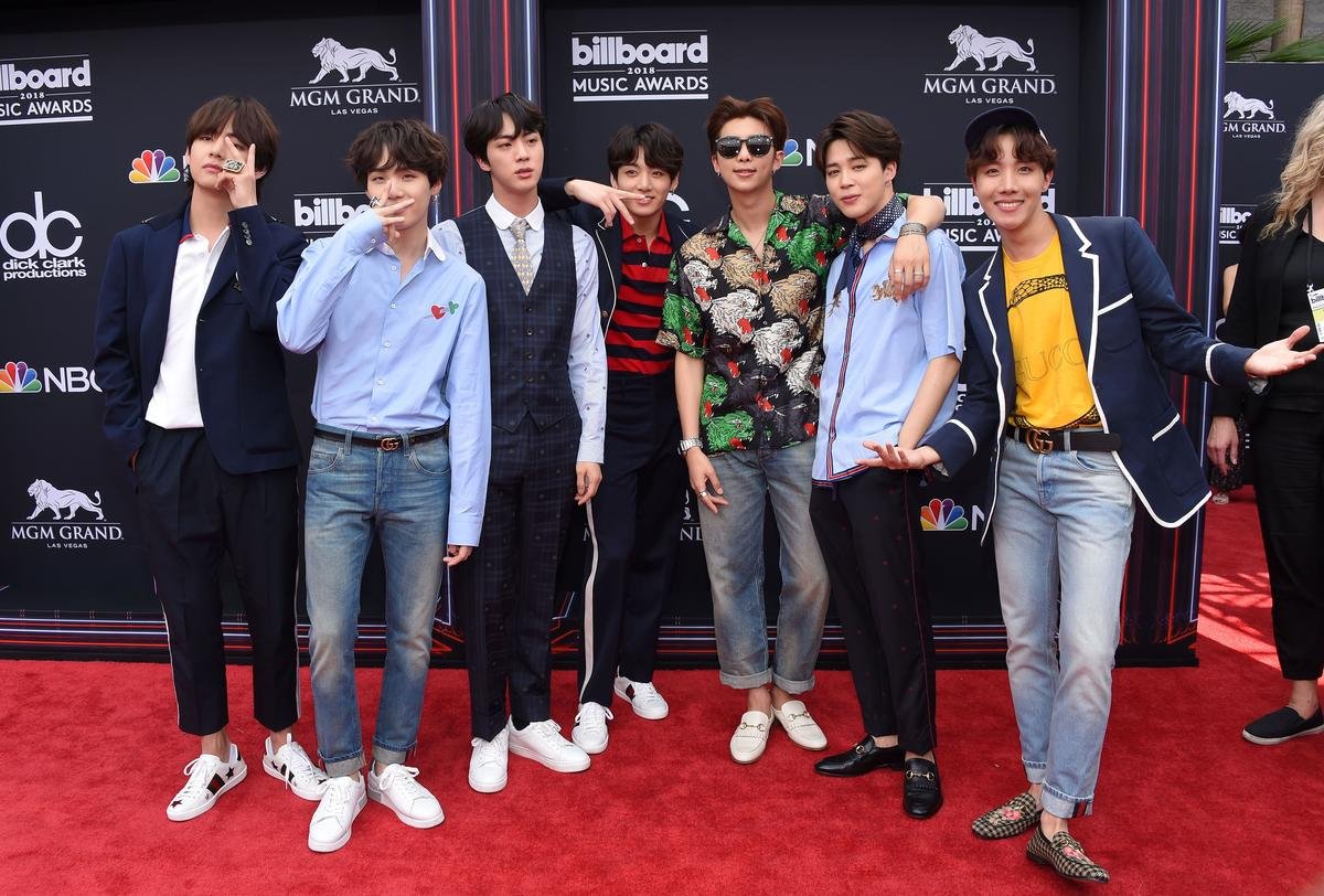 iHeartRadio Music Awards 2019: BTS đạt giải chưa bất ngờ bằng việc fandom ARMY cũng… có cúp mang về Ảnh 4