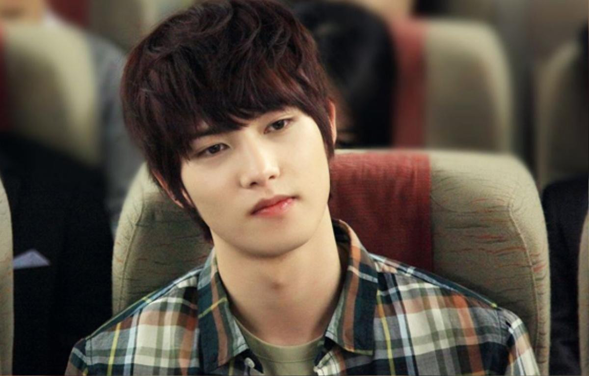 Được K-net khen 'diễn giỏi' vai idol ngoan hiền, liệu Lee Jong Hyun (CNBLUE) đóng phim ra sao? Ảnh 5