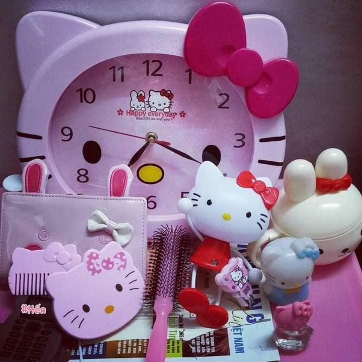 Cô gái cuồng Kitty: Thiệp cưới in hình Kitty hồng còn ‘lầy lội’ mong quý khách tặng quà Hello Kitty thay cho mừng phong bì Ảnh 7