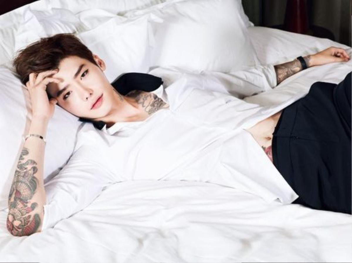 Trong lúc đang nhập ngũ, hình xăm của Lee Jong Suk chụp cho tạp chí Ceci 2014 bỗng gây sốt trở lại Ảnh 5