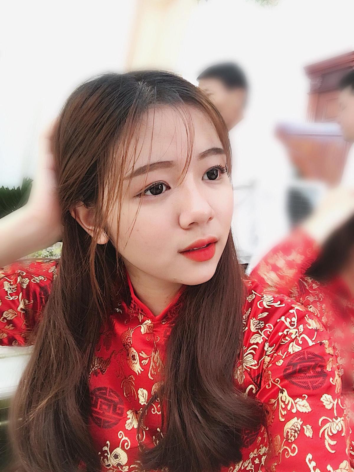 Nữ điều dưỡng ngủ gật vô tình để lộ góc nghiêng thần thánh khiến hội anh em ‘chao đảo’ Ảnh 11