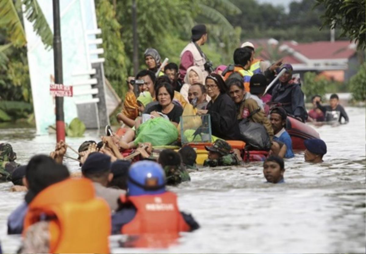 Lũ quét ở Indonesia khiến ít nhất 63 người thiệt mạng Ảnh 1