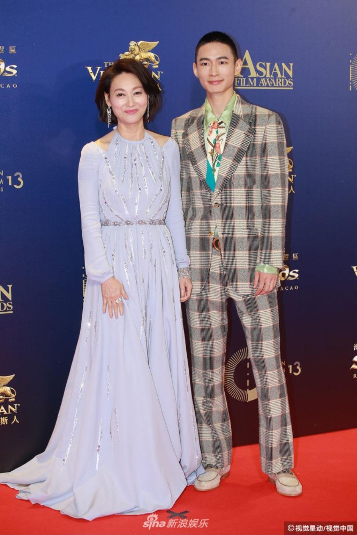 Thảm đỏ 'Asian Film Awards 2019': Han Ji Min khoe lưng trần, Park Seo Joon đọ sắc với Hoàng Cảnh Du - Kim Jae Joong Ảnh 11