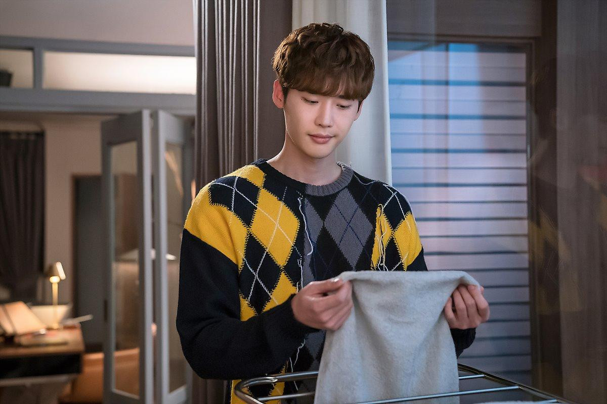 'Phụ lục tình yêu' khép lại, Lee Jong Suk tặng fan 60 bức ảnh đẹp nao lòng Ảnh 47