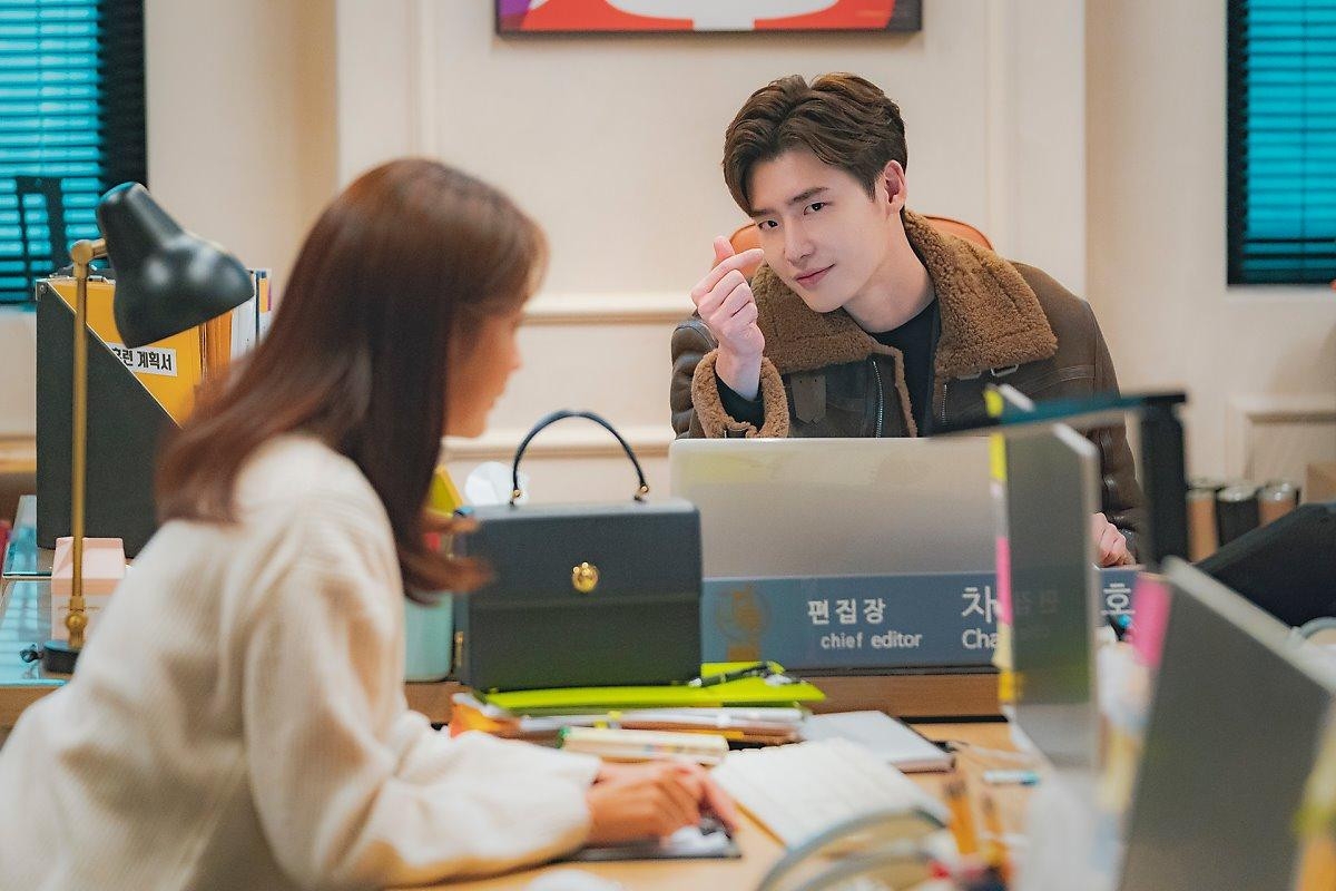 'Phụ lục tình yêu' khép lại, Lee Jong Suk tặng fan 60 bức ảnh đẹp nao lòng Ảnh 61