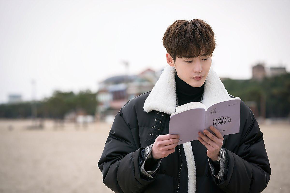 'Phụ lục tình yêu' khép lại, Lee Jong Suk tặng fan 60 bức ảnh đẹp nao lòng Ảnh 16