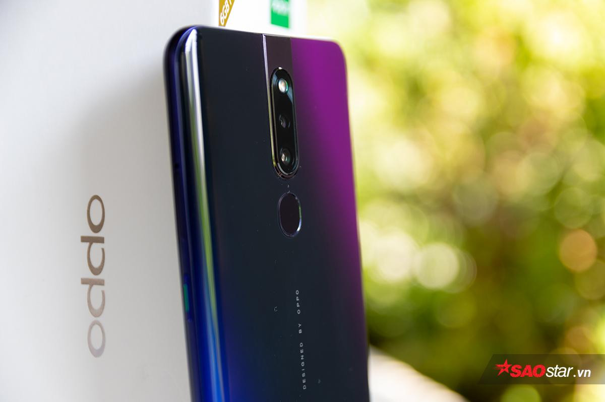 Mở hộp nhanh OPPO F11 Pro tại Việt Nam với camera trước 'thò thụt' và thân máy đổi màu độc đáo Ảnh 6