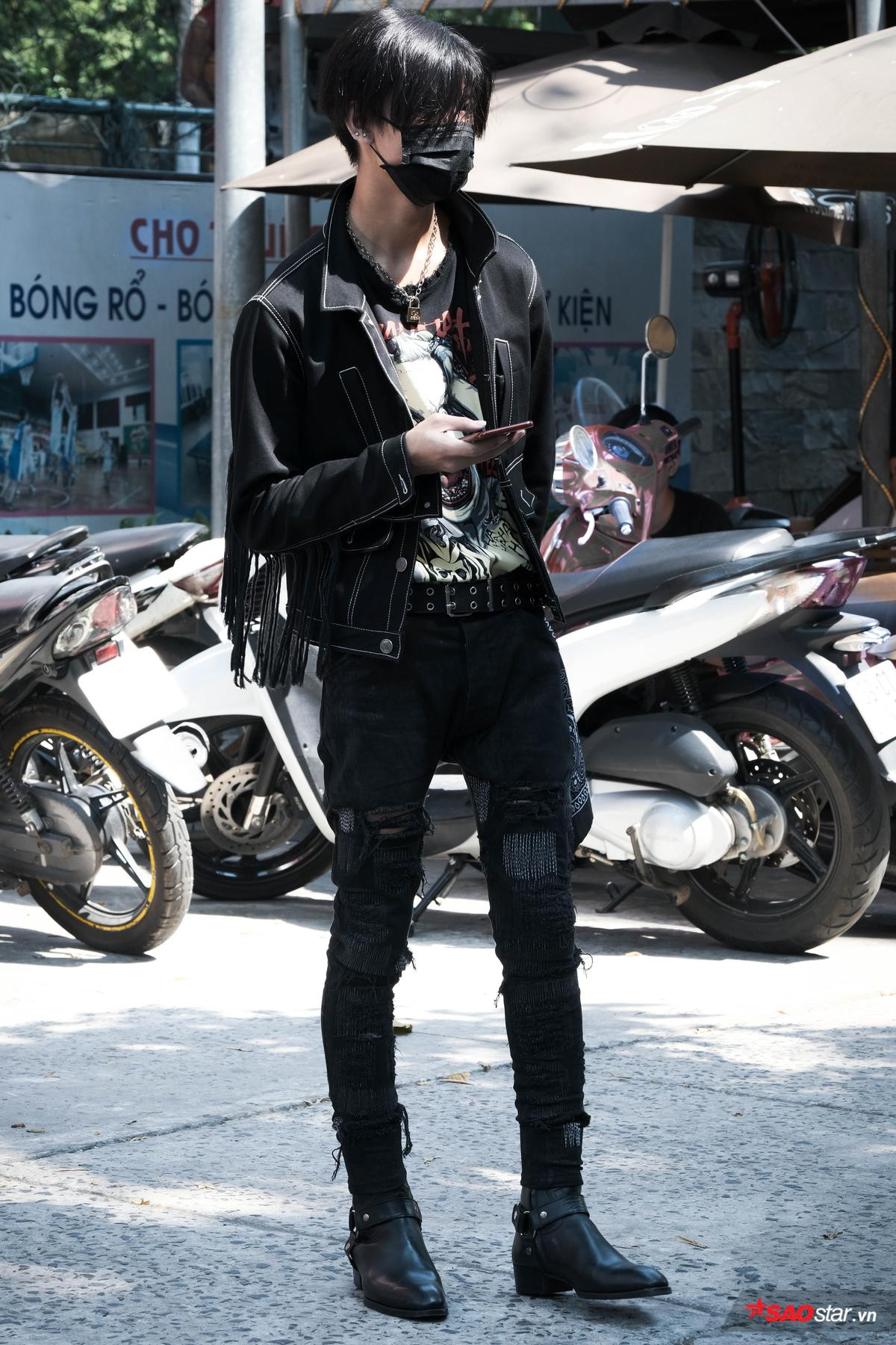 Street style giới trẻ Việt: Allblack càn quét từng ngõ ngách, Japan Style chiếm thế thượng phong Ảnh 12