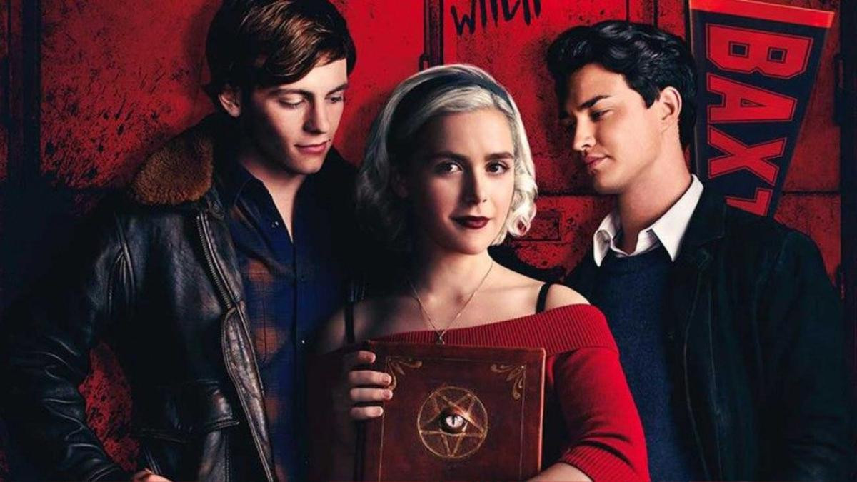 Hưởng ứng Avengers, 'Chilling Adventures of Sabrina' cũng bất thình lình tung trailer season 2 cực nóng bỏng và đen tối Ảnh 4