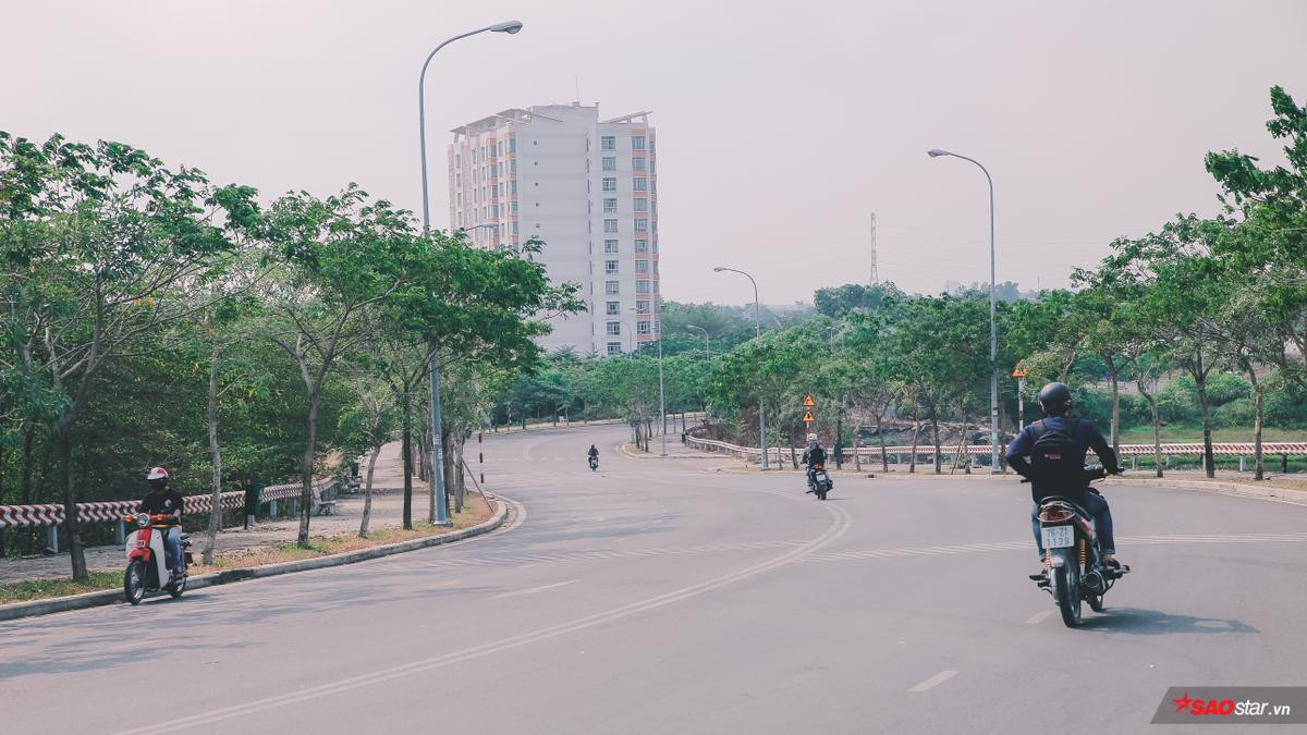 Có một mùa yêu nở rộ khắp nẻo đường tình ven Làng Đại học khiến bao cặp đôi sinh viên thổn thức Ảnh 14