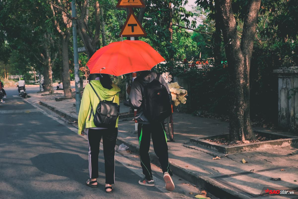 Có một mùa yêu nở rộ khắp nẻo đường tình ven Làng Đại học khiến bao cặp đôi sinh viên thổn thức Ảnh 3