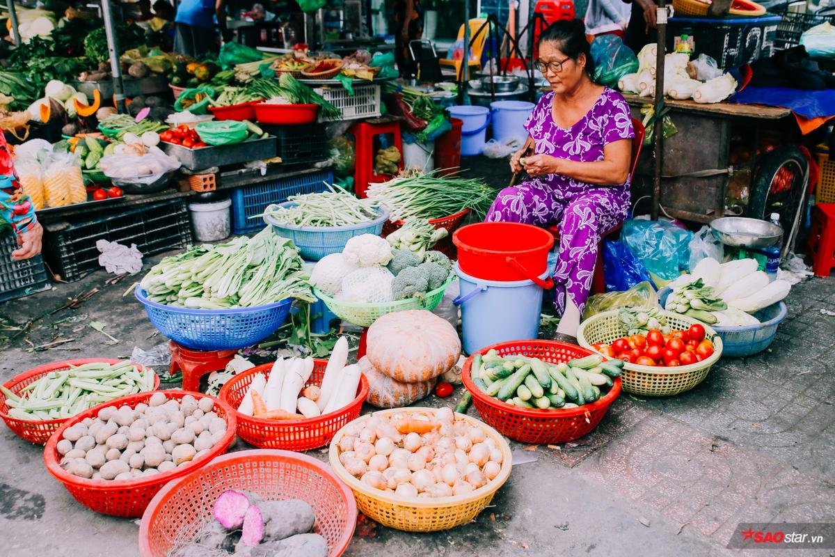 Người Sài Gòn tiếc nuối khi khu chợ cũ sắp sửa giải toả: 'Cô đã buôn gánh bán bưng nơi này gần 40 năm rồi!' Ảnh 5