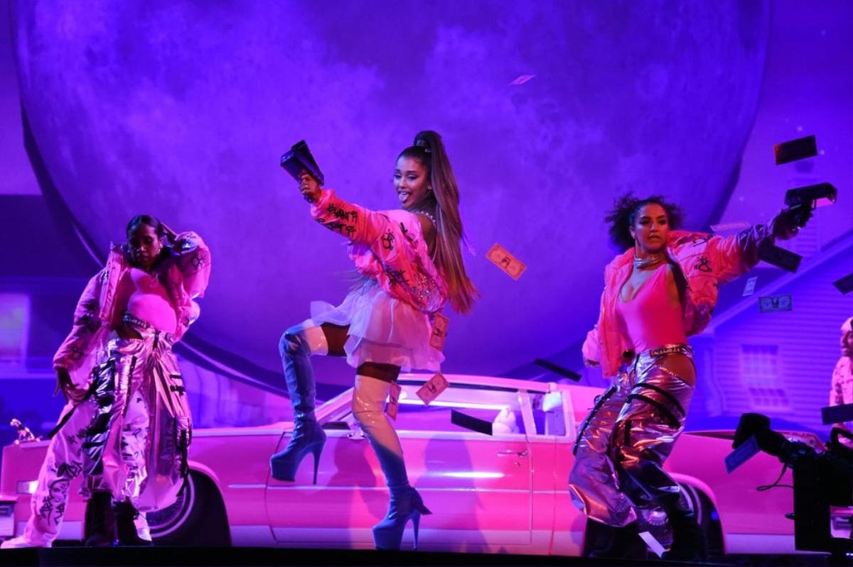 'Sweetener Tour' đối diện luồng khen - chê rõ rệt: Ariana Grande làm sao cho phải? Ảnh 11