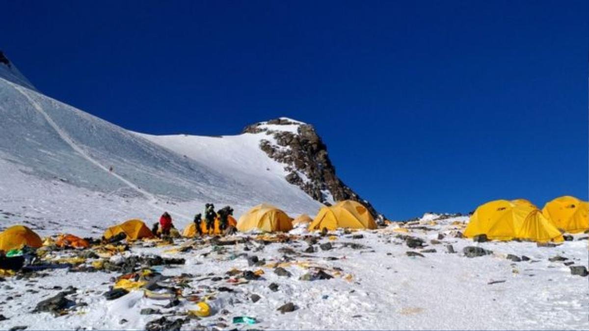 Băng tan hé lộ các xác chết ám ảnh trên đỉnh Everest Ảnh 2