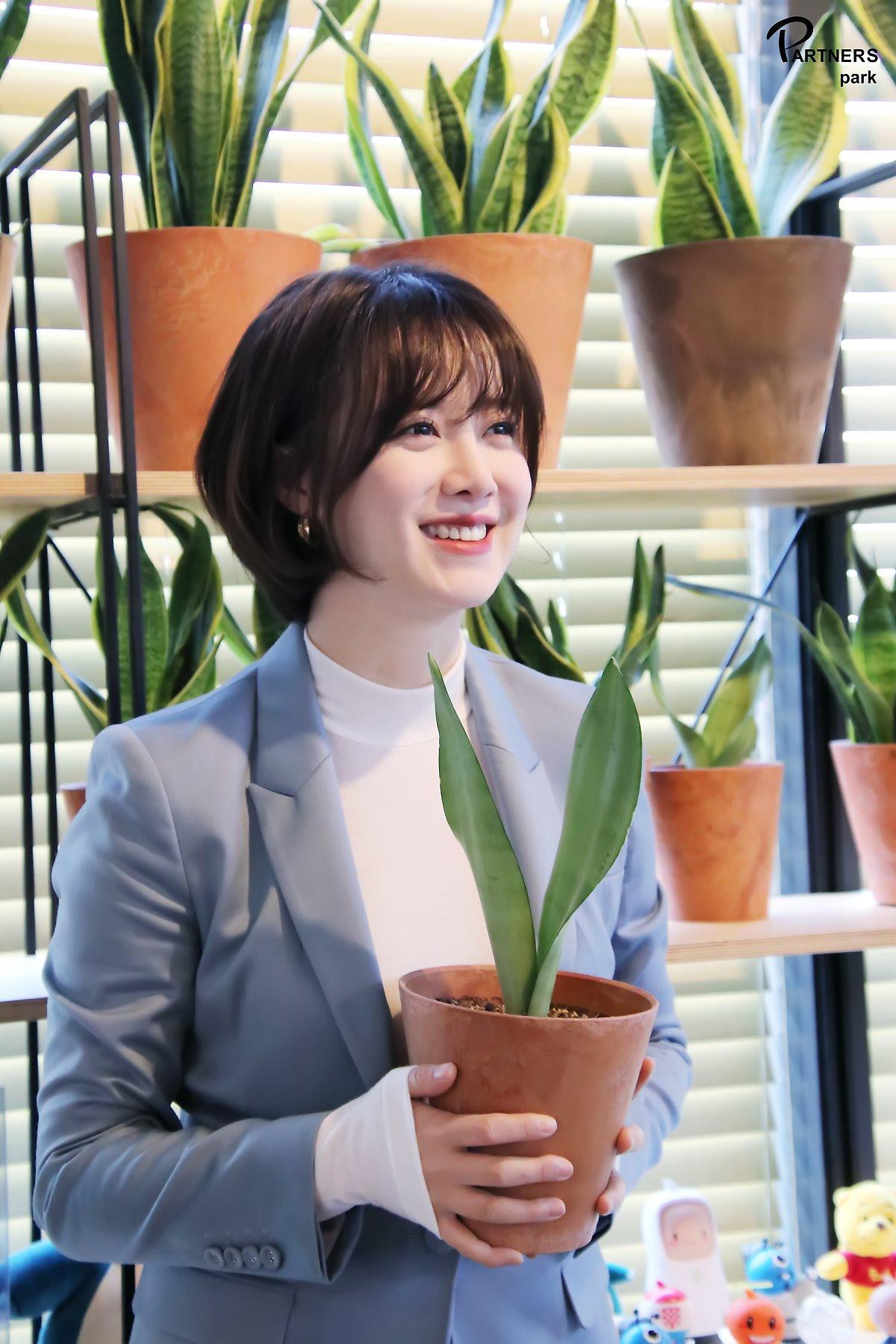 'Nàng cỏ' Goo Hye Sun trẻ đẹp bấp chấp tựa gái 18, tỏa sáng trong hành trình tình nguyện ở Châu Phi Ảnh 23