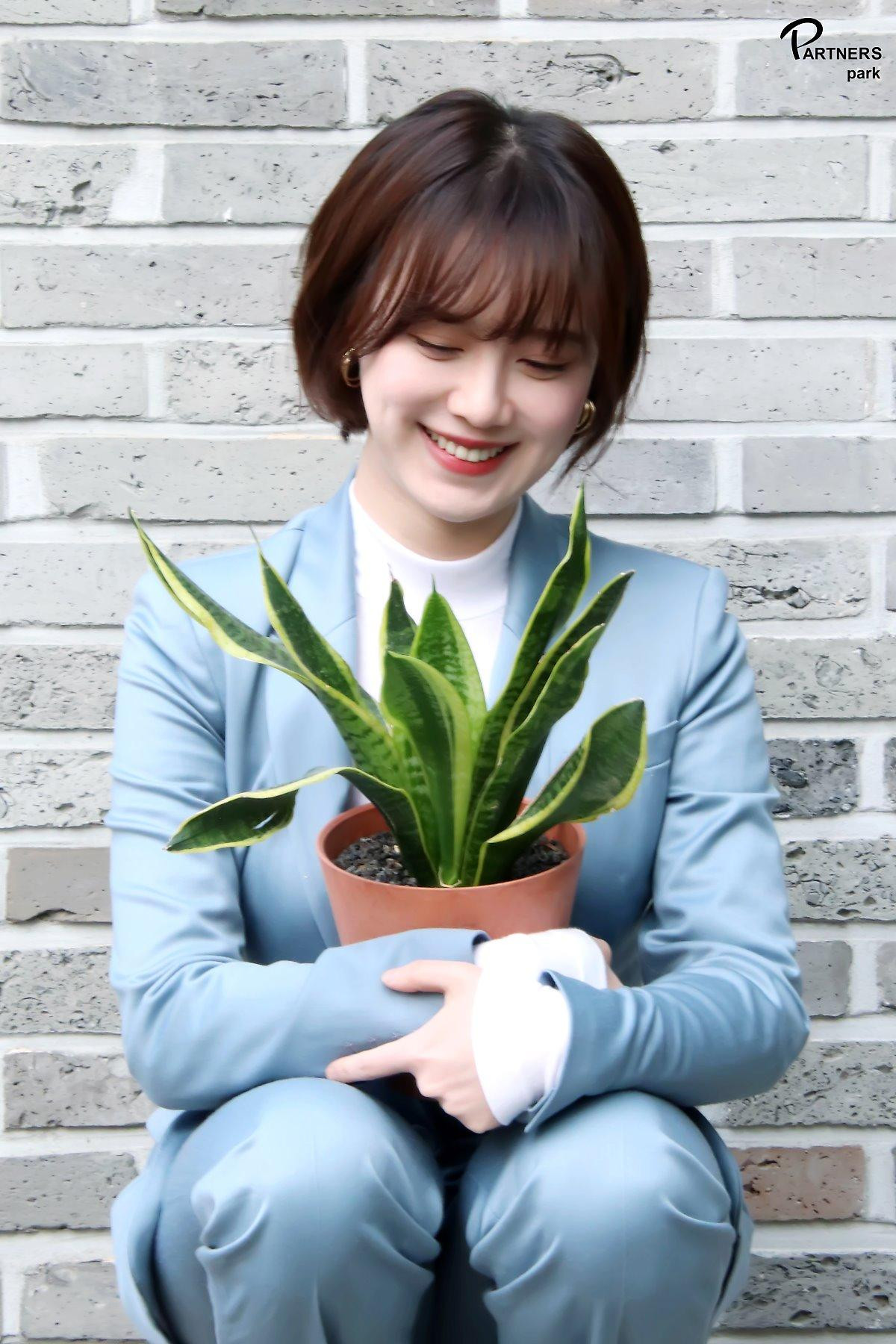 'Nàng cỏ' Goo Hye Sun trẻ đẹp bấp chấp tựa gái 18, tỏa sáng trong hành trình tình nguyện ở Châu Phi Ảnh 26