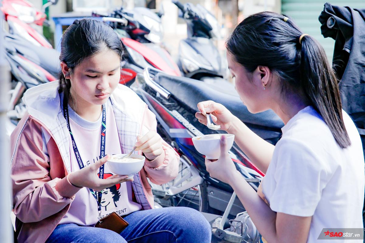 Hơn 20 năm 'gánh tàu hũ truyền thuyết' lưu giữ kỷ niệm cho bao thế hệ sinh viên Làng Đại học Ảnh 8