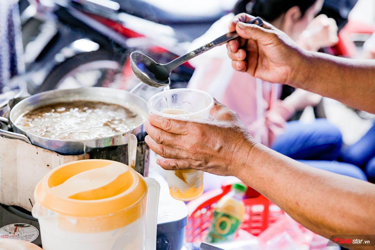 Hơn 20 năm 'gánh tàu hũ truyền thuyết' lưu giữ kỷ niệm cho bao thế hệ sinh viên Làng Đại học Ảnh 5