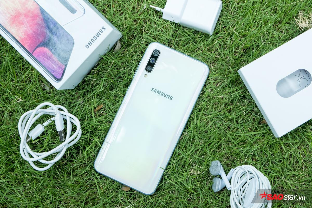 Mở hộp Samsung Galaxy A50: Smartphone tầm trung nhưng trang bị nhiều tính năng cao cấp! Ảnh 1