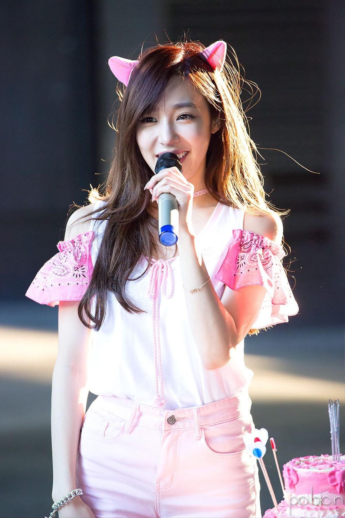 Rời SNSD, Tiffany tẩy tóc vàng hoe lột xác trở thành sao Mỹ chính hiệu Ảnh 4