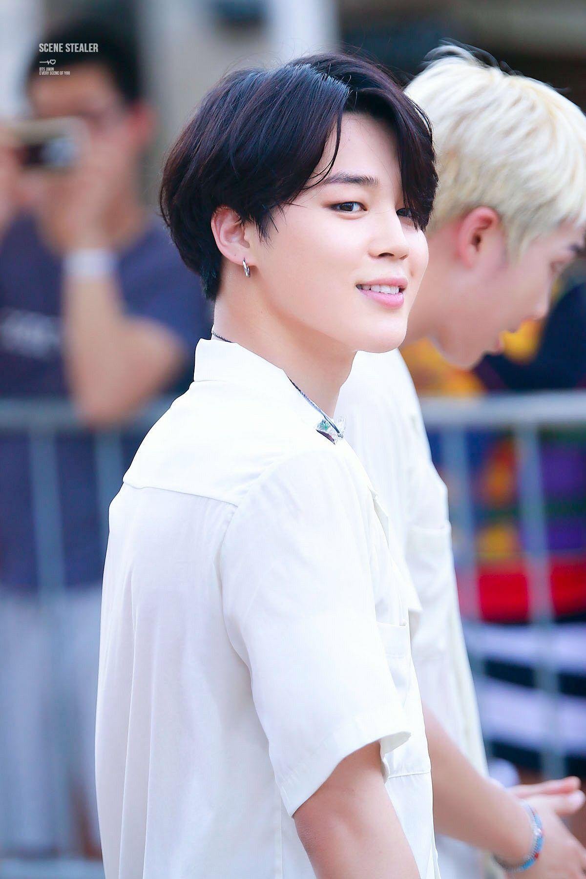 Jimin 'tắc kè hoa' của BTS có khả năng chinh phục mọi màu tóc với vẻ ngoài điển trai 'bất chấp' Ảnh 11