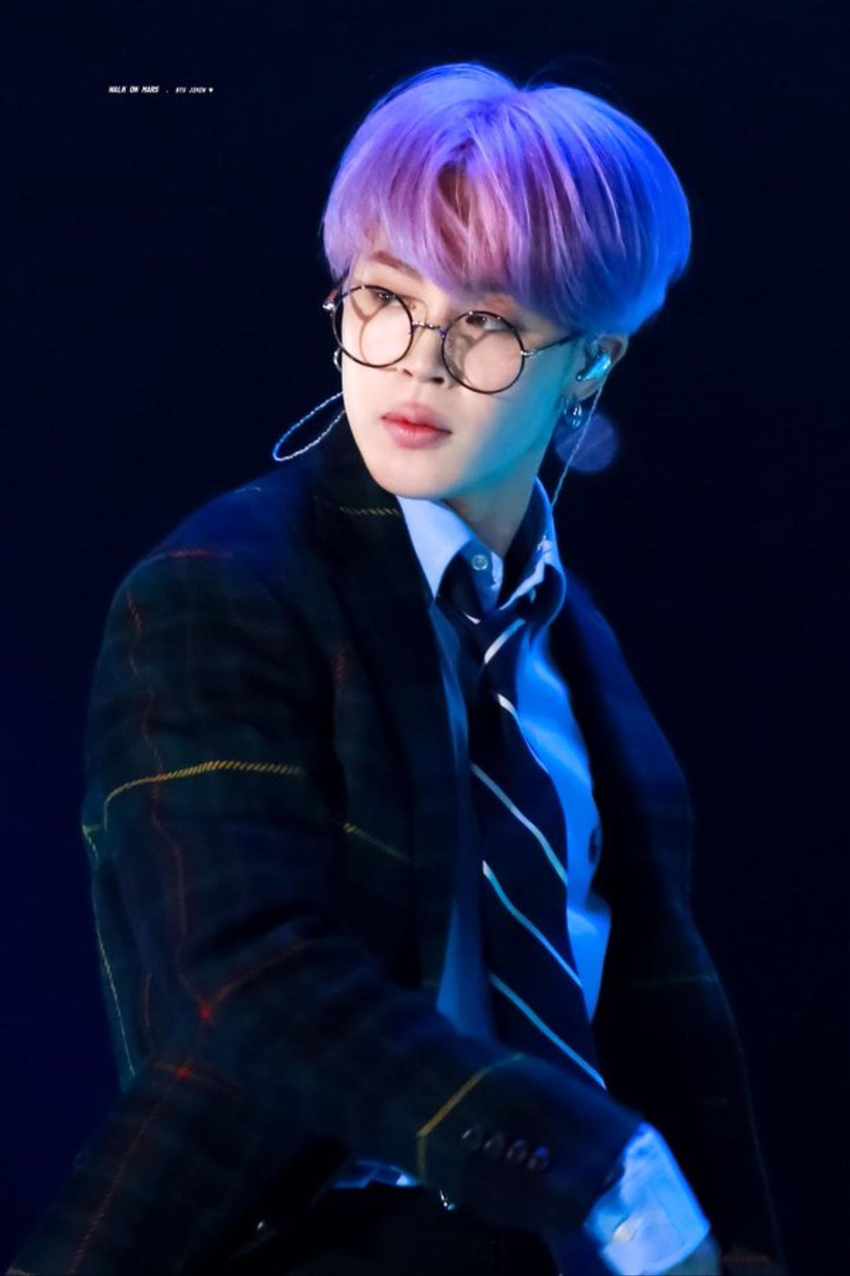 Jimin 'tắc kè hoa' của BTS có khả năng chinh phục mọi màu tóc với vẻ ngoài điển trai 'bất chấp' Ảnh 9