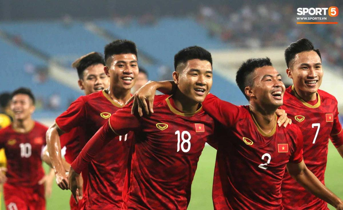 Nhiều tài khoản Facebook ngang nhiên vi phạm bản quyền trận ra quân vòng loại U23 châu Á 2020 Ảnh 2