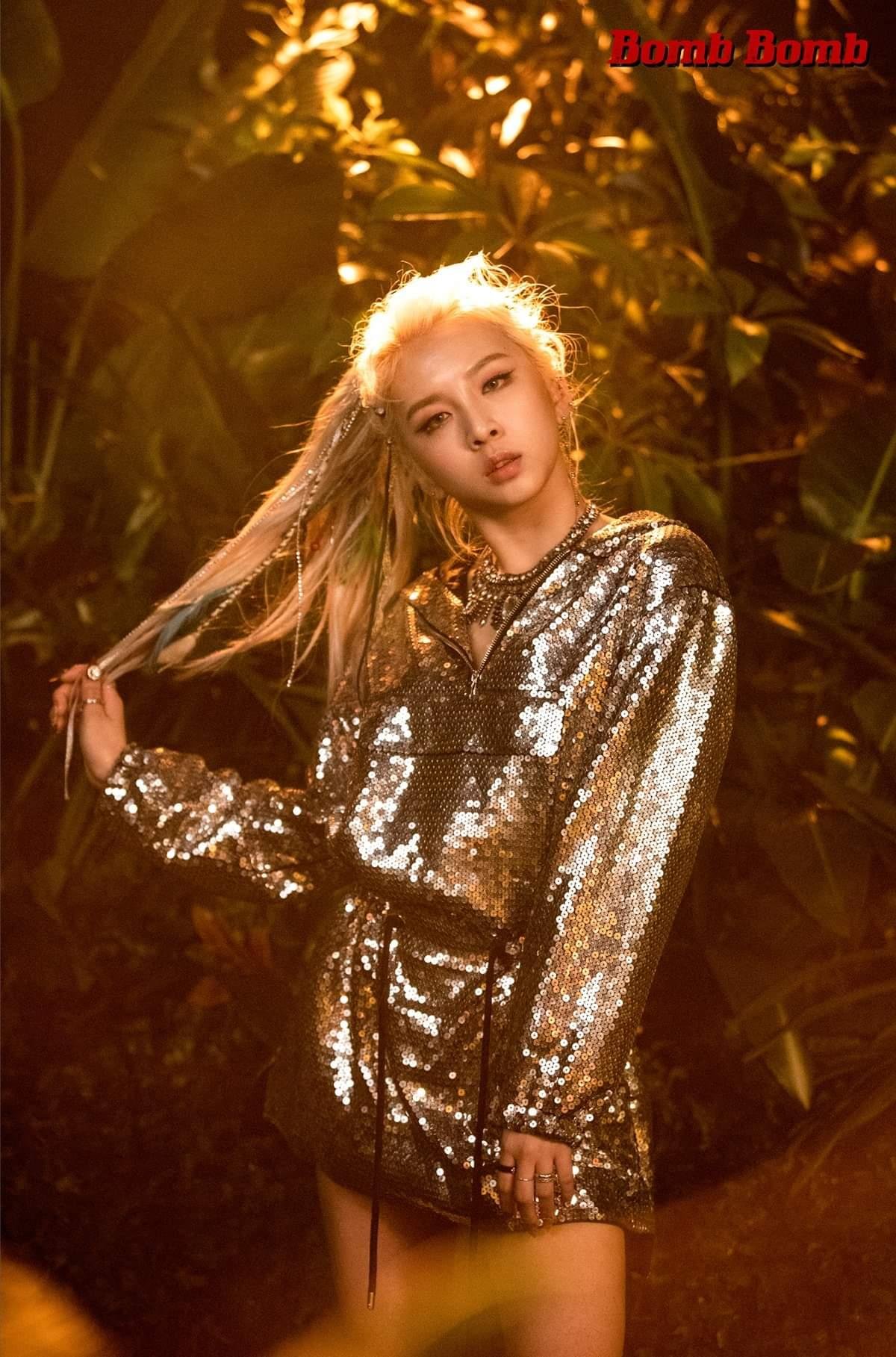 Kpop tuần qua: 'Vocal queen' Taeyeon trở lại, Seungri bị xóa sạch profile và những nghi án đạo nhái gây xôn xao khác Ảnh 16