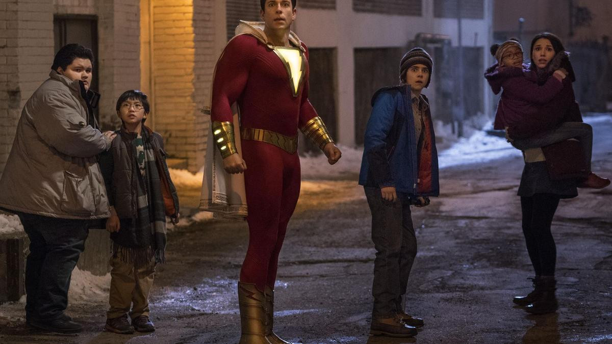 Review 'Shazam!': Cuộc phiêu lưu siêu anh hùng đầy vui nhộn và khác biệt so với những tác phẩm trước của DC Ảnh 5