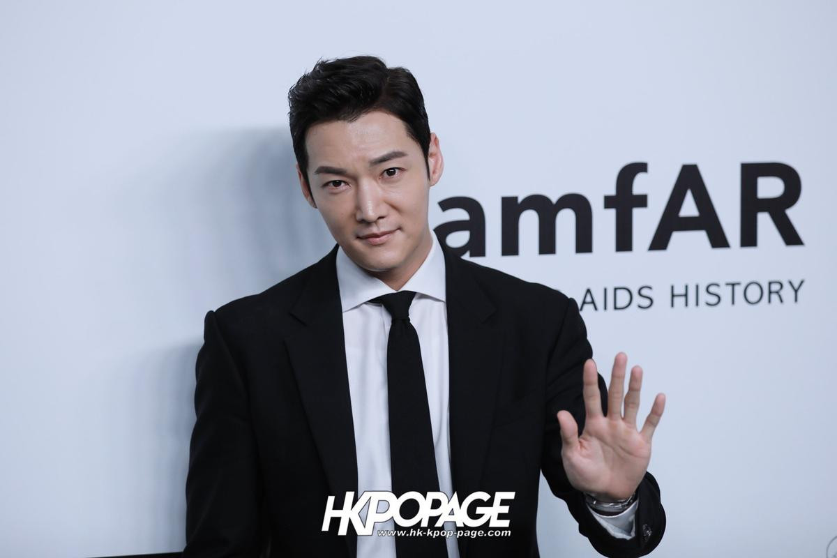 Ha Ji Won, Choi Jin Hyuk cùng Chân Tử Đan - Lay (EXO) tham dự 'amfAR Gala Hong Kong 2019' Ảnh 11