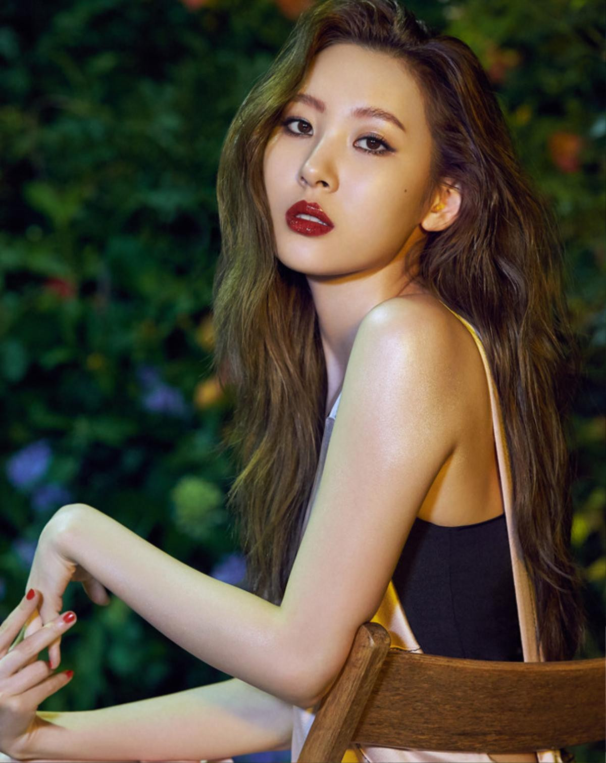 Loạt nữ hoàng Kbiz 'một mình một ngựa' phất lên: HyunA (4minute) hóa biểu tượng quyến rũ, Tae Yeon (SNSD) trở nên 'già dặn' hơn Ảnh 3