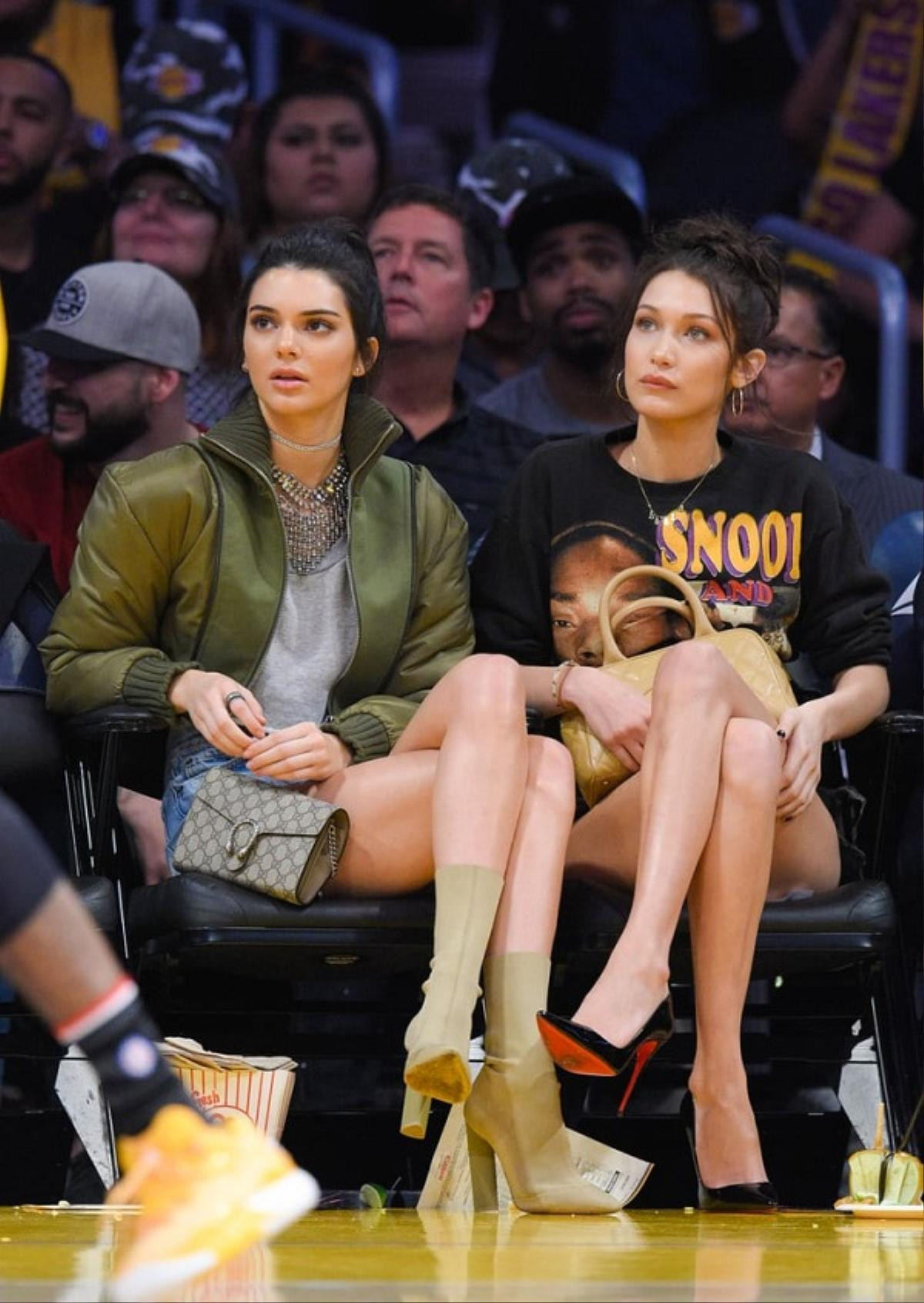 Đi xem bóng rổ, Kendall Jenner, Rihanna cũng phải trưng trổ thời trang chất phát ngất Ảnh 3