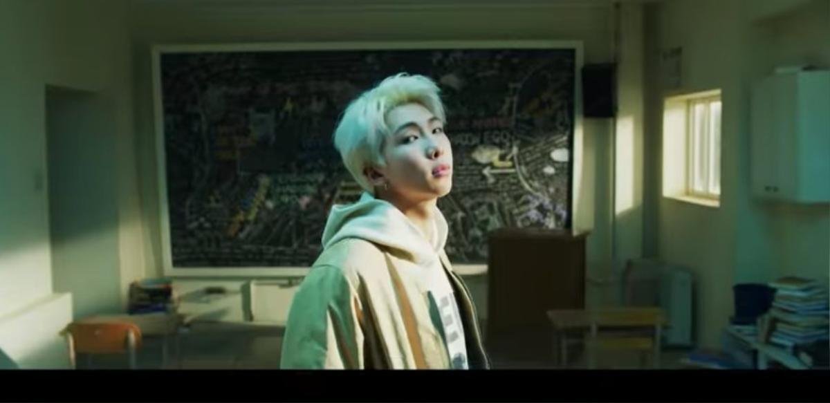 Rap Monster gây choáng với giá trị trang phục lên đến hàng tỷ đồng trong teaser mới của BTS Ảnh 3