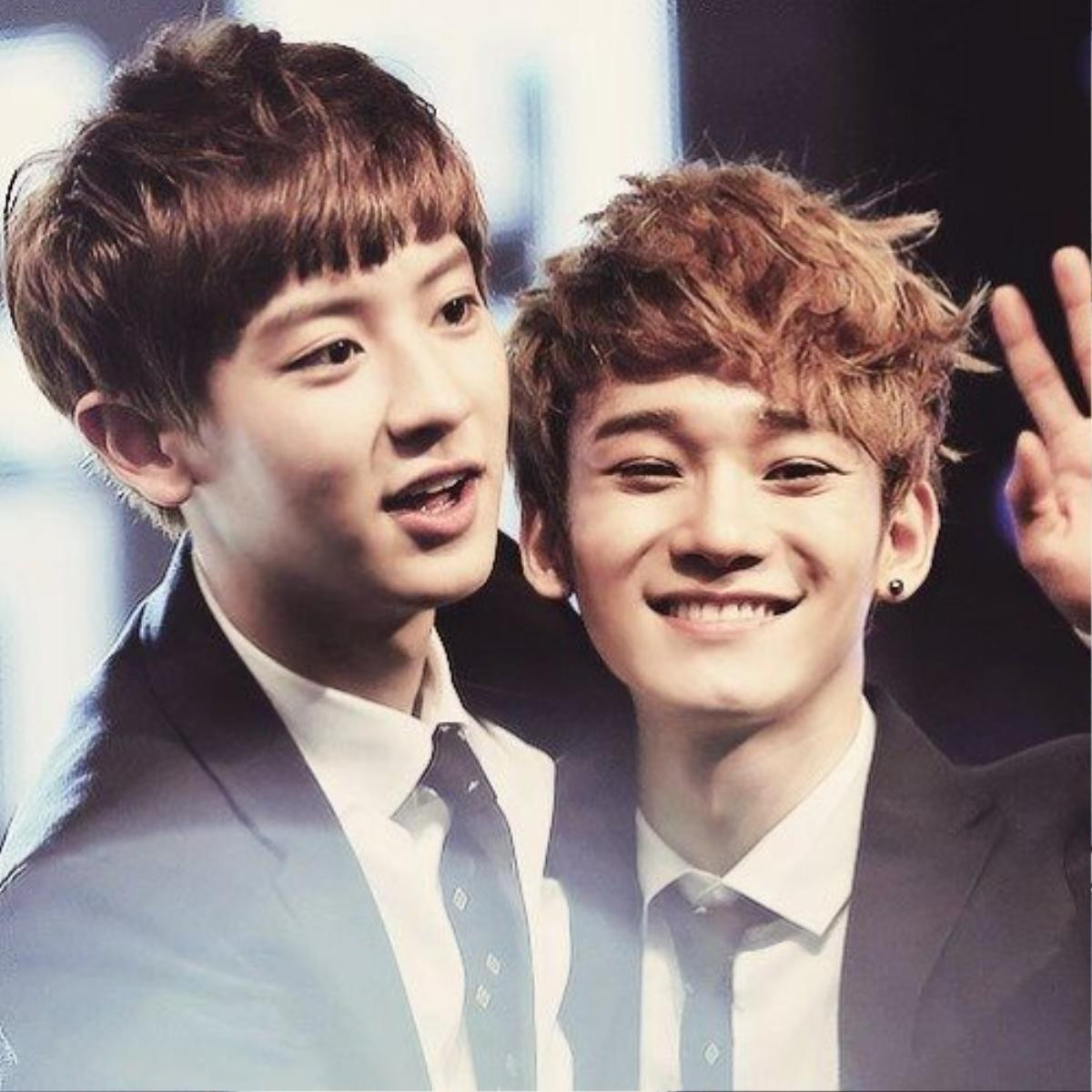 Tung highlight medly giới thiệu tên bài hát solo, Chen (EXO) bị người anh em Chanyeol phản pháo thế này đây! Ảnh 3