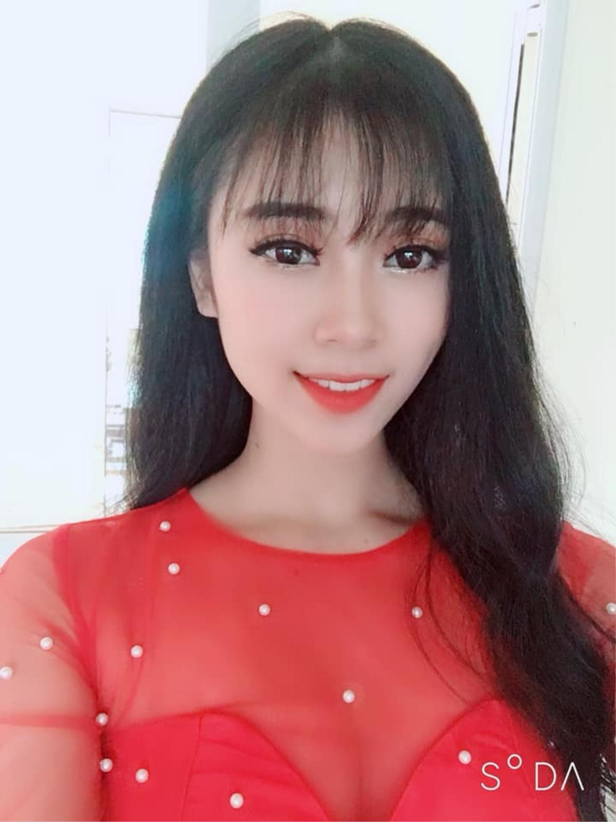 Nhan sắc đời thường xinh như mộng của Hoa khôi ngành Dược vừa được HH Đỗ Mỹ Linh trao vương miện Ảnh 7