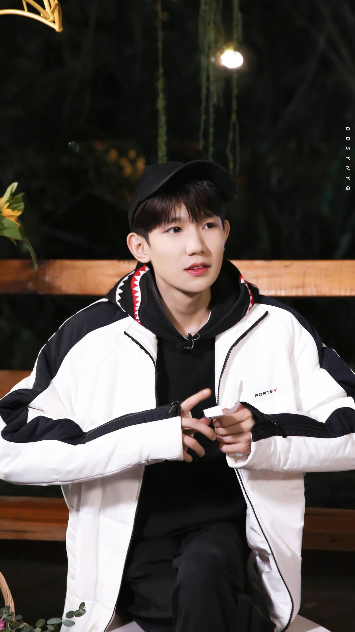 Rung cảm trước ba nam thần vạn người mê của TFBOYS: Lịch lãm, thuần khiết và đáng yêu Ảnh 6