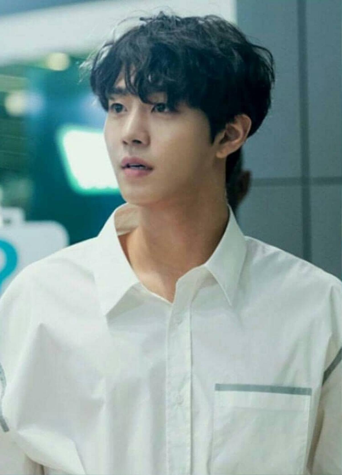 Ahn Hyo Seop 'đánh cắp trái tim' chị em vì quá đẹp trai trong drama 'Abyss' đóng cùng Park Bo Young Ảnh 2