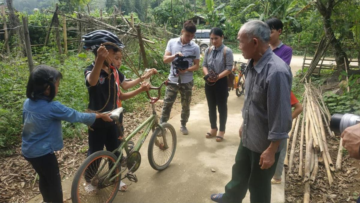 Chiếc xe đạp của cậu bé vượt hơn 100km thăm em được hỏi mua với giá 13 triệu đồng đã được gia đình tặng cho người khác Ảnh 1