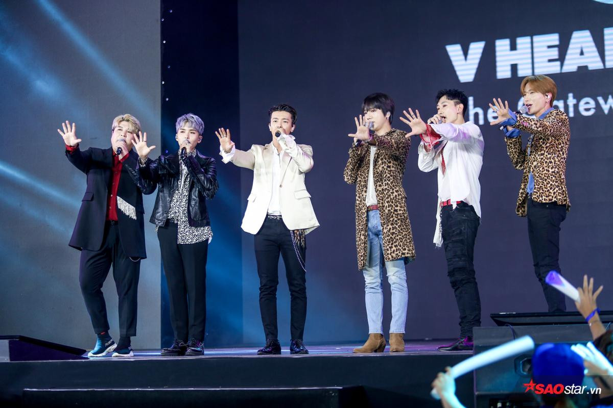 Xuất hiện như những vị thần, Super Junior khiến fan sống lại khoảnh khắc huy hoàng của boygroup hàng đầu Gen 2 Kpop Ảnh 1