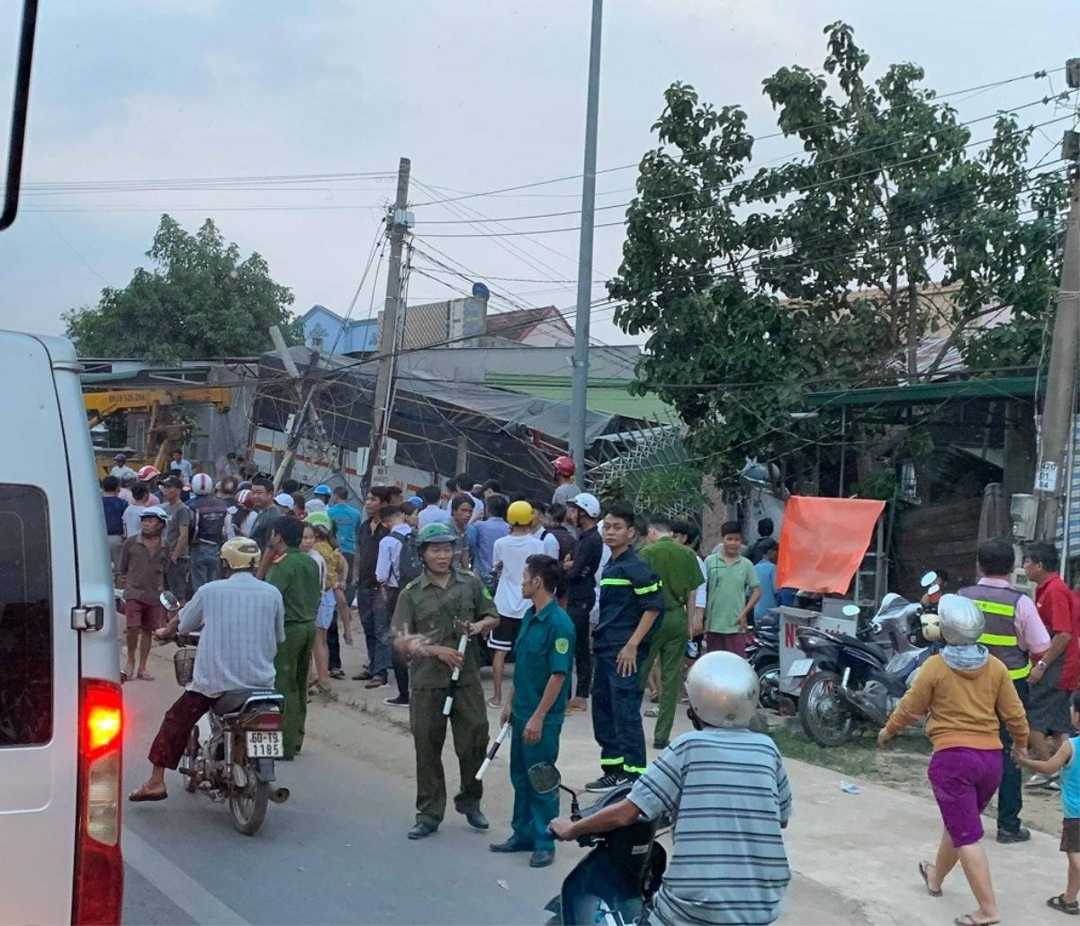 Xe tải chở rau tông sập hàng loạt nhà dân, hai người thiệt mạng ở Đồng Nai Ảnh 2