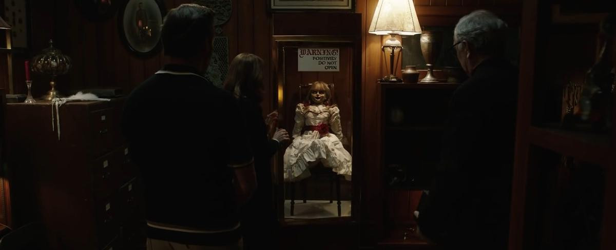 'Annabelle 3' tung trailer ma quái, xác nhận búp bê đã trở về nhà 'dọa chết' người xem Ảnh 1