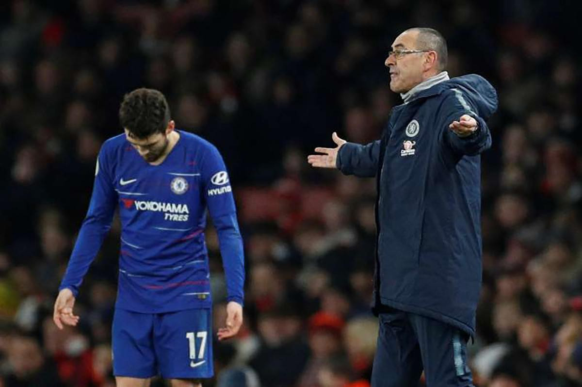 Cổ động viên Chelsea không hài lòng với Sarri vì điều gì? Ảnh 3